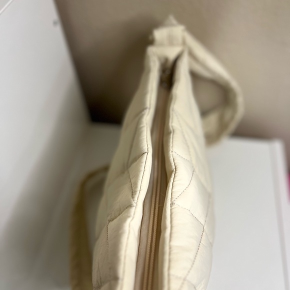 Straightforward Cream Quilted Shoulder Bag Neutral Everyday Tote - Picture 2 of 6